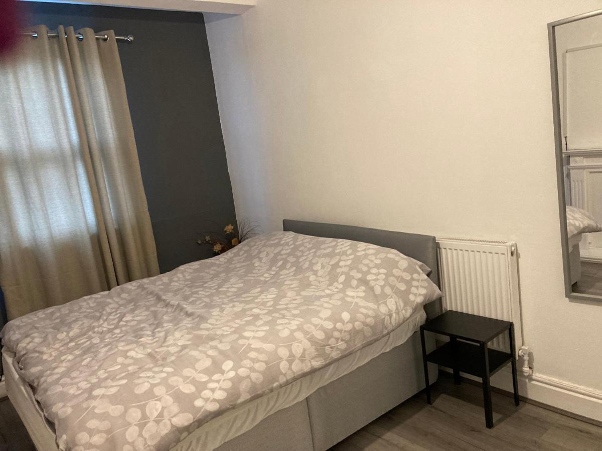 Chosen Rocky Lane Private Rooms Liverpool Kültér fotó