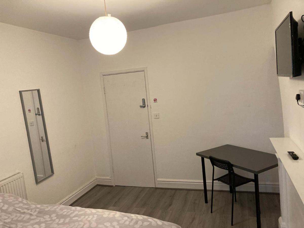 Chosen Rocky Lane Private Rooms Liverpool Kültér fotó