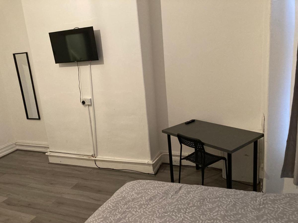 Chosen Rocky Lane Private Rooms Liverpool Kültér fotó