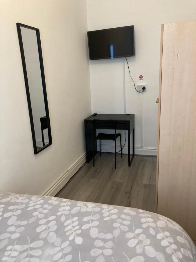 Chosen Rocky Lane Private Rooms Liverpool Kültér fotó