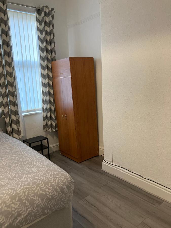 Chosen Rocky Lane Private Rooms Liverpool Kültér fotó