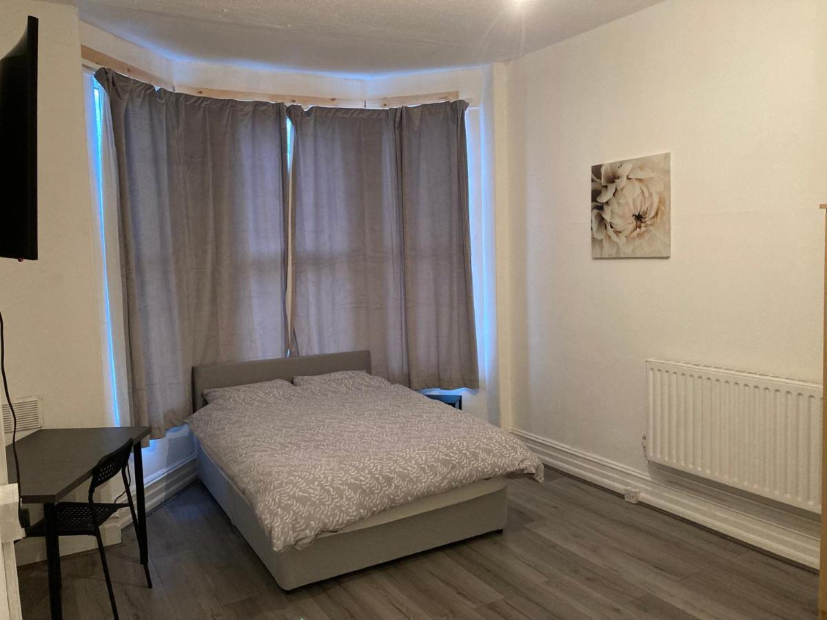 Chosen Rocky Lane Private Rooms Liverpool Kültér fotó