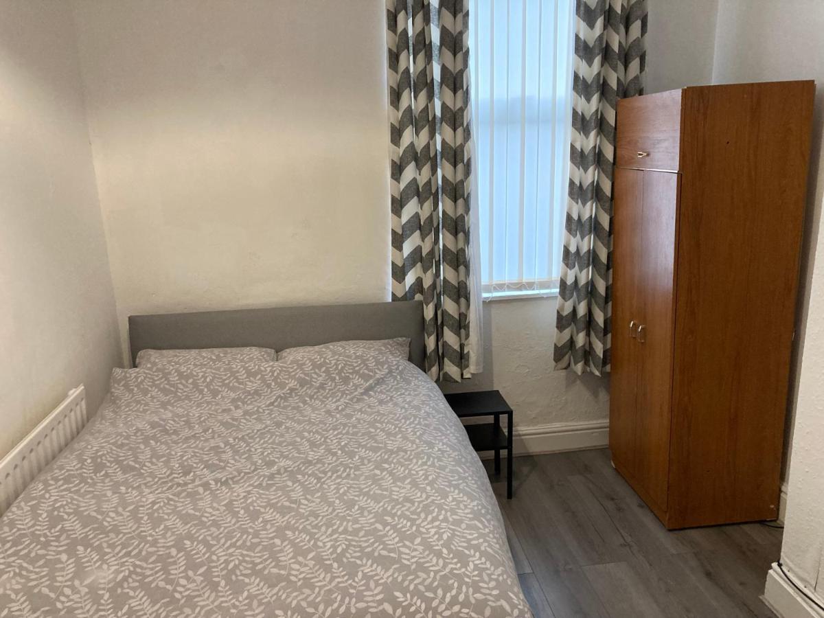 Chosen Rocky Lane Private Rooms Liverpool Kültér fotó