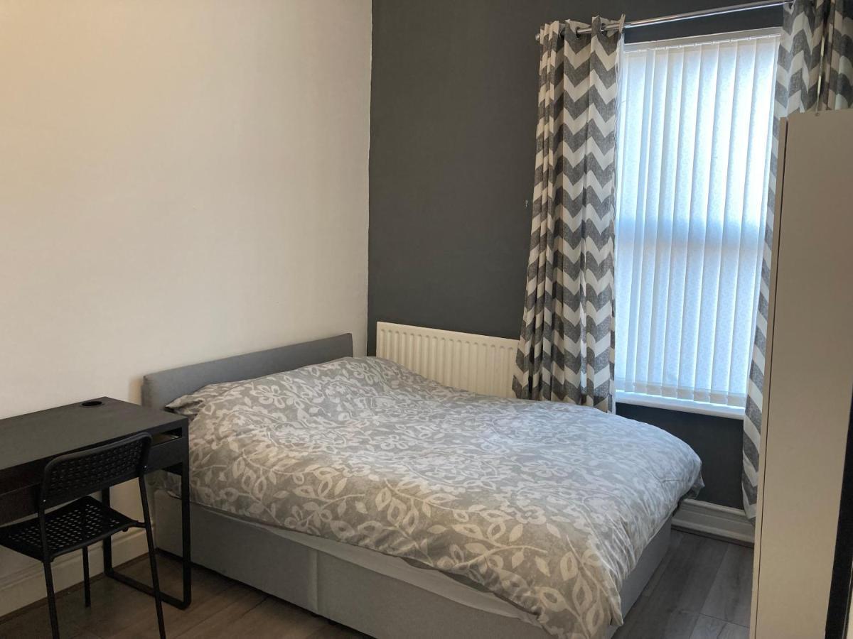 Chosen Rocky Lane Private Rooms Liverpool Kültér fotó