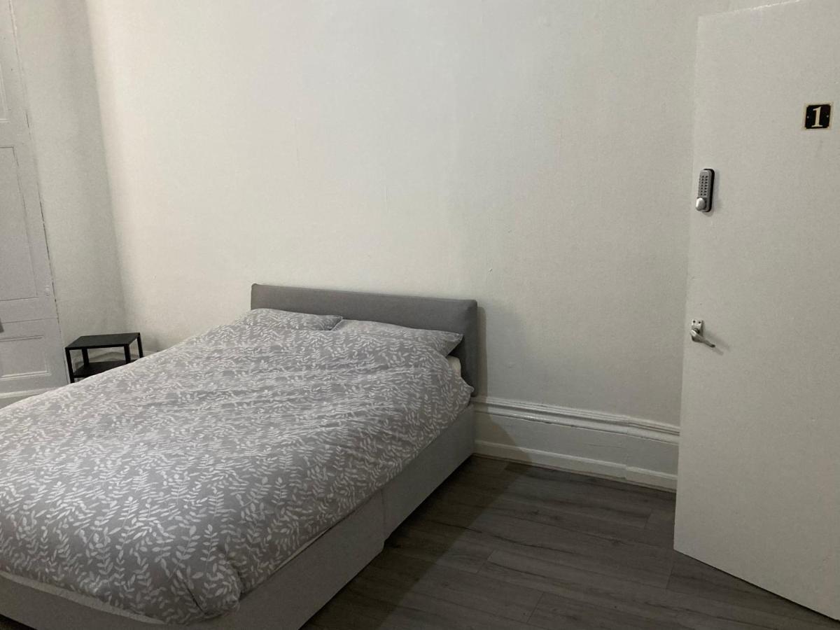 Chosen Rocky Lane Private Rooms Liverpool Kültér fotó