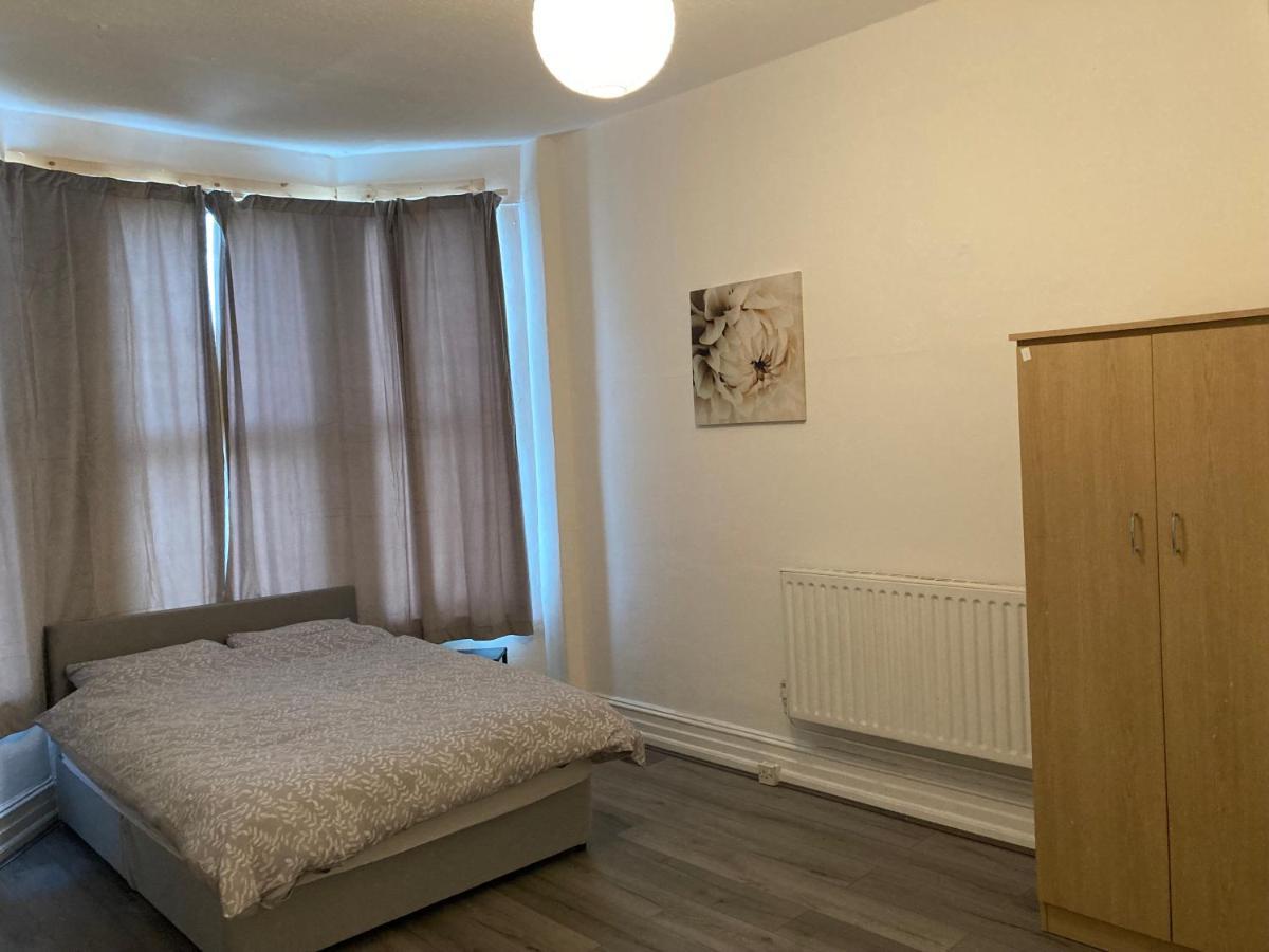 Chosen Rocky Lane Private Rooms Liverpool Kültér fotó