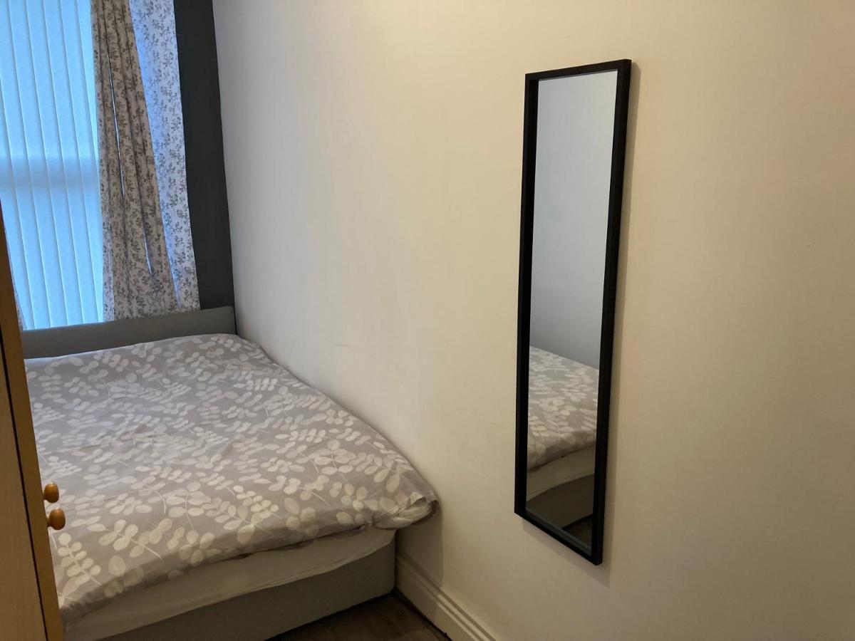 Chosen Rocky Lane Private Rooms Liverpool Kültér fotó