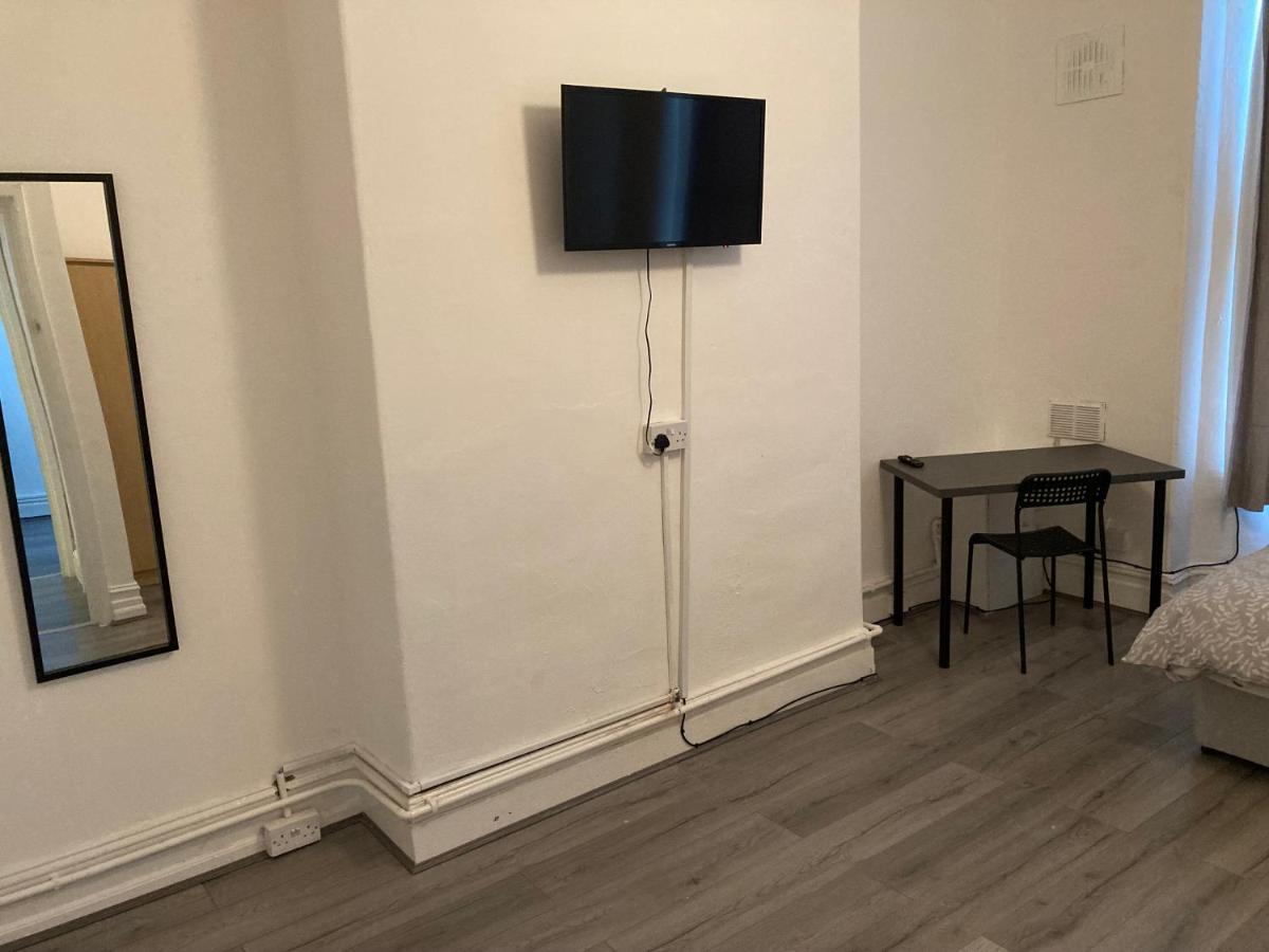 Chosen Rocky Lane Private Rooms Liverpool Kültér fotó