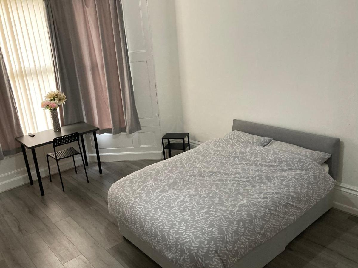 Chosen Rocky Lane Private Rooms Liverpool Kültér fotó