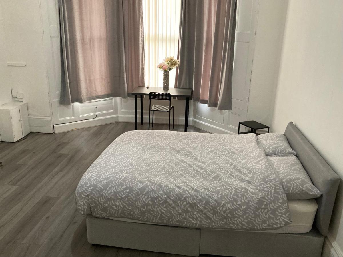 Chosen Rocky Lane Private Rooms Liverpool Kültér fotó